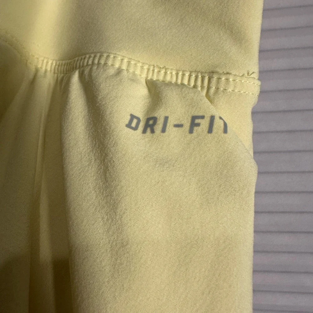 Nike dri-fit yellow tennis skort J-2